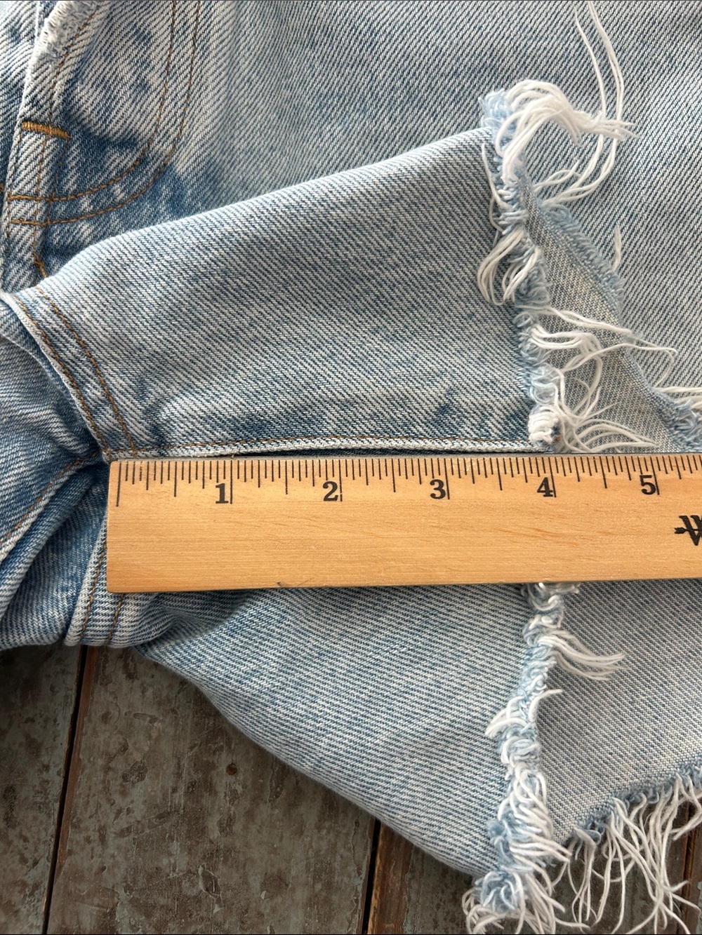 Agolde Parker Vintage Cut Off Long Blue Distressed Jean Shorts Size 26 - Picture 10 of 12